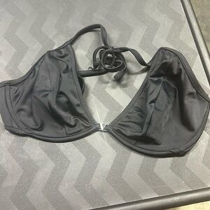 Venus B cup bikin top in black